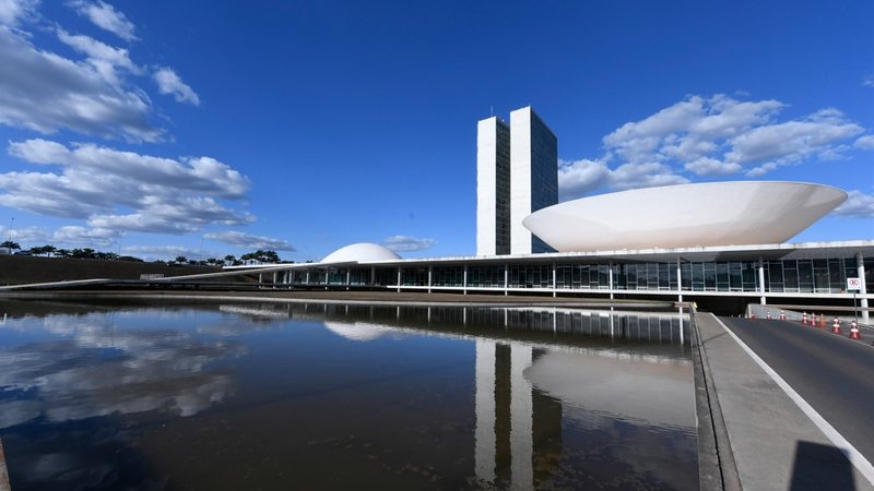 O Senado aprovou de forma simbólica o projeto que cria programa que prevê pagamentos extraordinários a servidores - Jefferson Rudy/Agência Senado