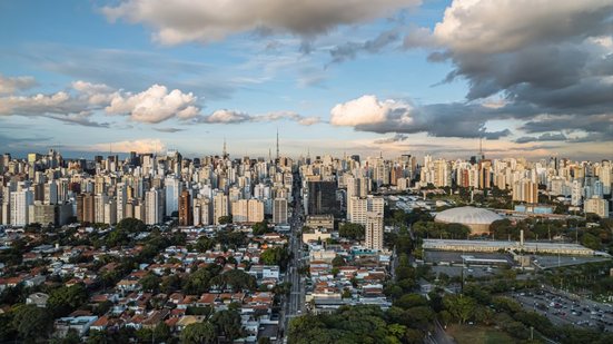 Fundos investimentos imobiliários estão com descontos e a tendência de não haver mais elevação de juros ajudam os FIIS - Envato