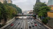 Enquanto especialistas criticam a medida por temerem mais insegurança, secretário nacional de Trânsito a defende - Envato