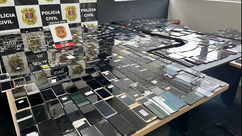 Celulares apreendidos em operação da polícia - Divulgação - SSP