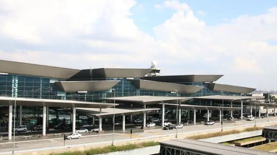 Fachada do Aeroporto Internacional de São Paulo, maior aeroporto do Brasil - Rovena Rosa/Agência Brasil