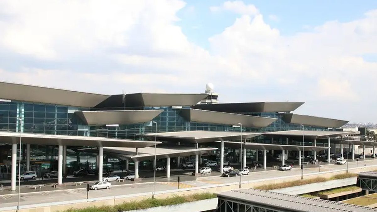 Fachada do Aeroporto Internacional de São Paulo, maior aeroporto do Brasil - Rovena Rosa/Agência Brasil