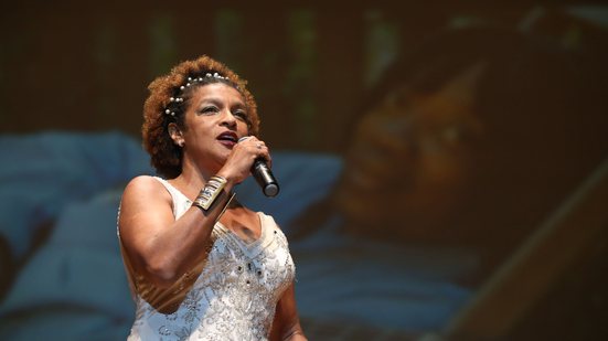 A atriz e cantora Elisa Lucinda se pronunciou nas redes sociais sobre a prisão da sobrinha, a cineasta brasileira Bárbara Marques - ALEX SILVA/ESTADÃO CONTEÚDO