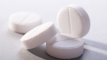 O uso do medicamento em baixas doses foi capaz de reduzir em até 55% o risco - Foto: Envato Elements
