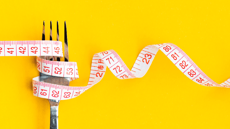 Especialistas defendem que cirurgia bariátrica aumenta a expectativa de vida e que idade cronológica não é determinante para restringir indicação - Envato