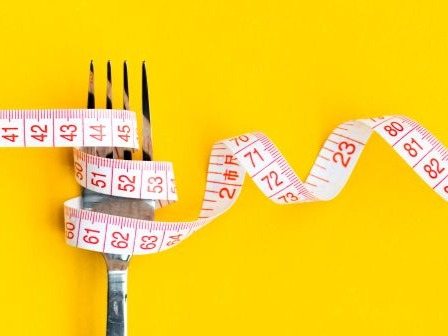 Especialistas defendem que cirurgia bariátrica aumenta a expectativa de vida e que idade cronológica não é determinante para restringir indicação - Envato