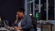 Entre trabalhadores da área, 42,5% apresentam quadro de burnout e outros 38,1% relatam sintomas claros de esgotamento - Envato