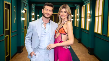 Os apresentadores do reality são Camila Queiroz e Klebber Toledo - Foto: reprodução arquivo Netflix