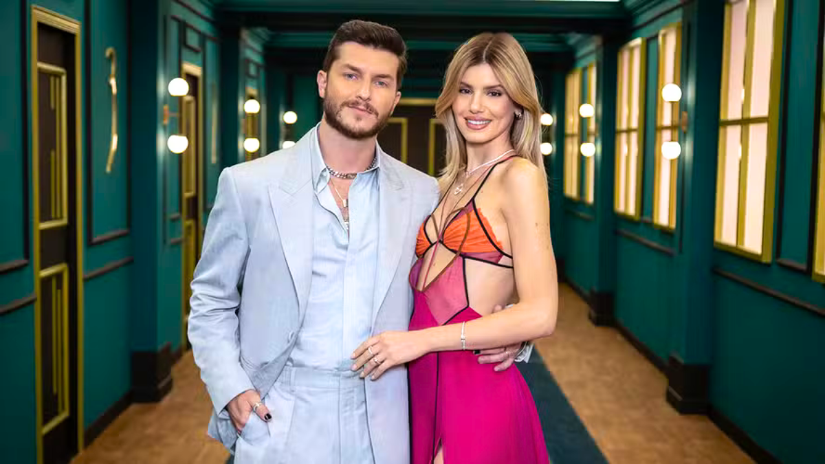 Os apresentadores do reality são Camila Queiroz e Klebber Toledo - Foto: reprodução arquivo Netflix