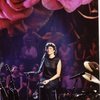 Cássia Eller no programa Acústico MTV; segundo biógrafo, a cantora sofreu preconceito em uma casa de shows - Divulgação