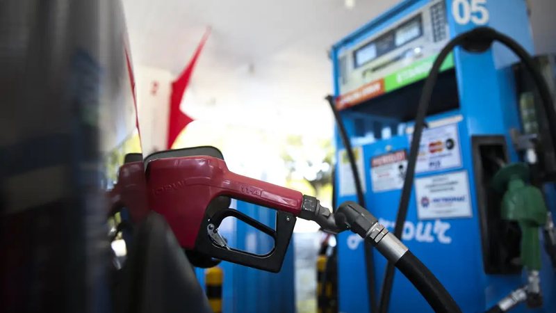 Essas mudanças também incluem um esforço maior para fiscalizar quem comete crimes relacionados a impostos e importação - José Cruz/Agência Brasil