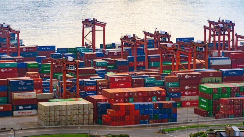 Representantes de setores atingidos pelas tarifas contra exportações brasileiras - agronegócio, café, cerâmica e tecnologia - participaram da audiência - Envato