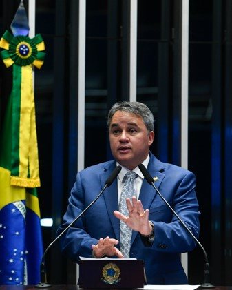 Relator da proposta, Efraim Filho incluiu  um trecho para obrigar fintechs a cumprir obrigações determinadas pelo Poder Executivo - Carlos Moura/Agência Senado