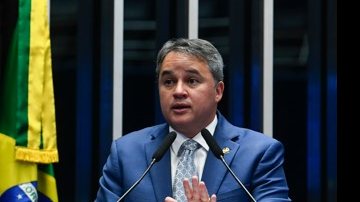 Relator da proposta, Efraim Filho incluiu  um trecho para obrigar fintechs a cumprir obrigações determinadas pelo Poder Executivo - Carlos Moura/Agência Senado