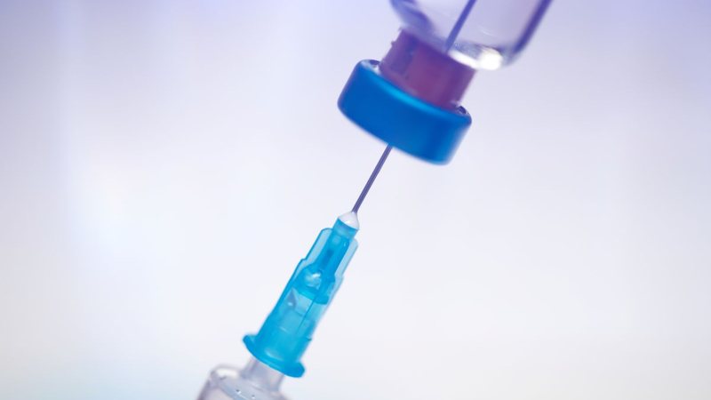 Furosemida é um diurético injetável, indicado em bula para tratamento de edemas devido a doenças cardíacas, hepáticas e renais - Envato