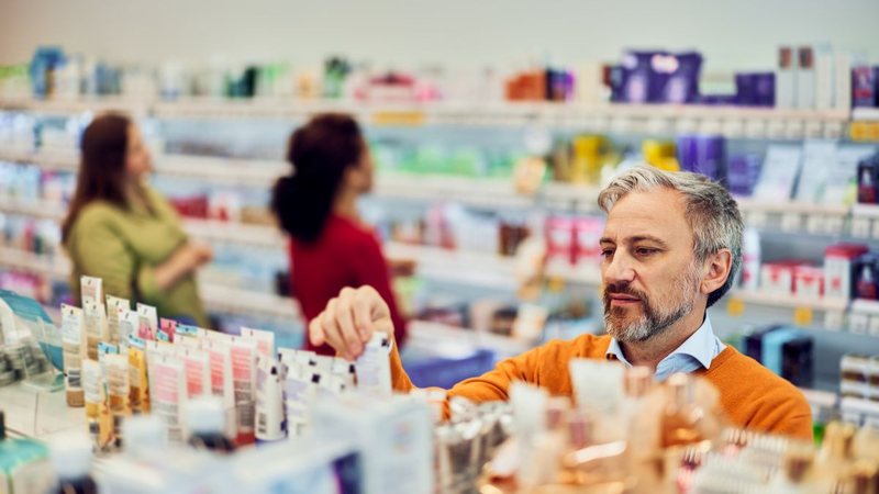 Medida quer que supermercados tenham farmácia ou drogaria completa, desde que separada fisicamente dos outros setores - Envato