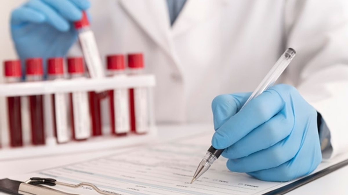 Marcadores como Gama GT, ácido úrico e homocisteína, mesmo discretamente alterados, podem sinalizar riscos cardiovasculares e metabólicos - Divulgação