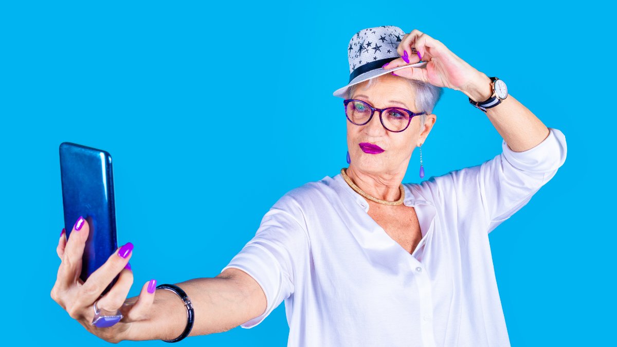 O sucesso desses criadores +50 no tiktok revela que maturidade pode ser sinônimo de inovação - Foto: Envato Elements