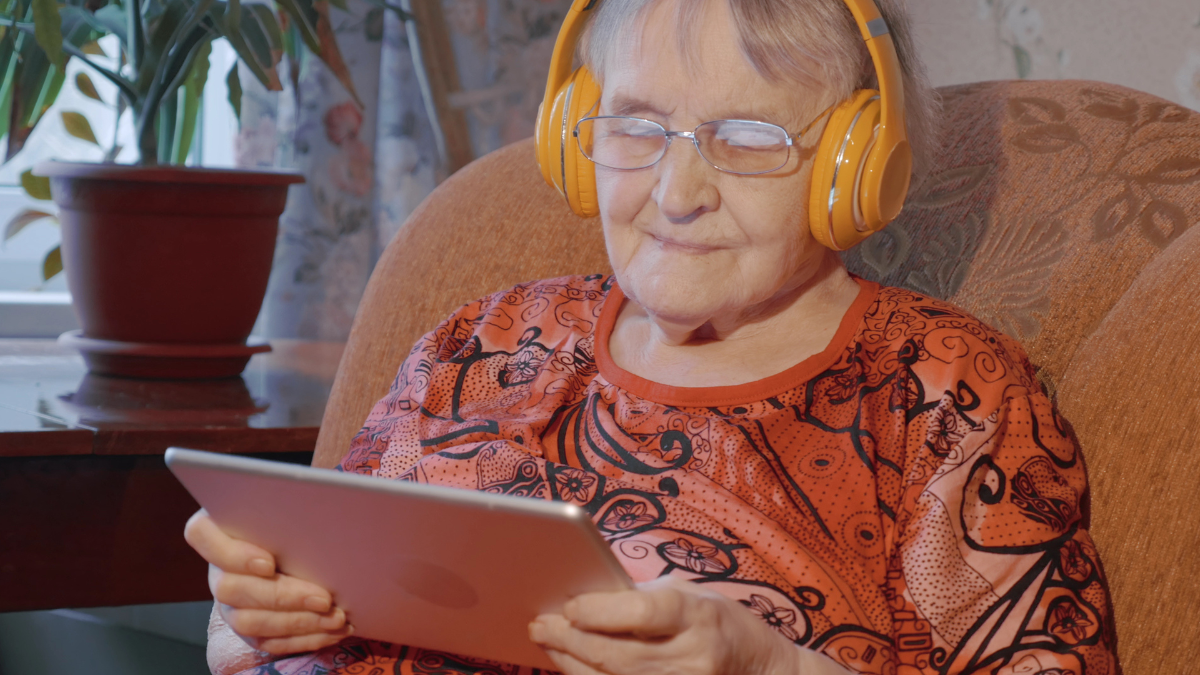 O experimento contou com 115 voluntários com idades entre 60 e 89 anos - Foto: Envato Elements