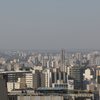 Vista da faixa de poluição acumulada que encobre a cidade de São Paulo - JONATHAN CARIAS/ATO PRESS/ESTADÃO CONTEÚDO