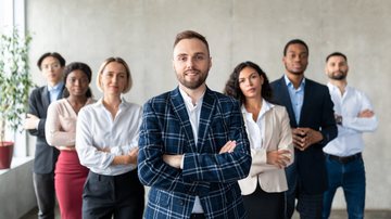 Estudo traz dados sobre os novos papéis dos líderes corporativos e mostra que 83,1% consideram empreender - Foto: Envato Elements