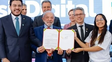 Lula sancionou a lei da adultização, ou do ECA Digital, que estabelece regras para as plataformas protegerem crianças e adolescentes nas redes sociais - Divulgação/Instagran/@lulaoficial