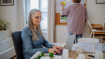Funções ligadas ao desenvolvimento, aplicação e governança de sistemas inteligentes aparecem no topo da lista - Foto: Envato Elements