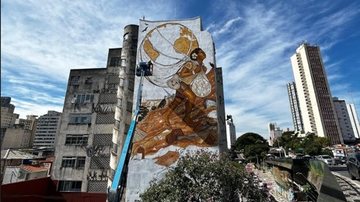 Um novo mural produzido pelo artivista Mundano, localizado no número 930 da Rua Jaceguai, já está visível aos olhos de quem passa por lá - Gabriel Zerra