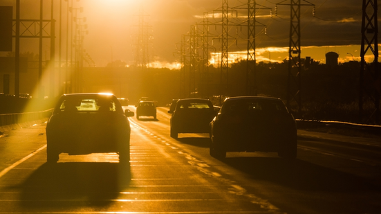 Poluição do ar, ruído urbano, mudanças climáticas extremas, estresse crônico e contaminantes químicos podem prejudicar saúde cardiovascular - Foto: Envato Elements