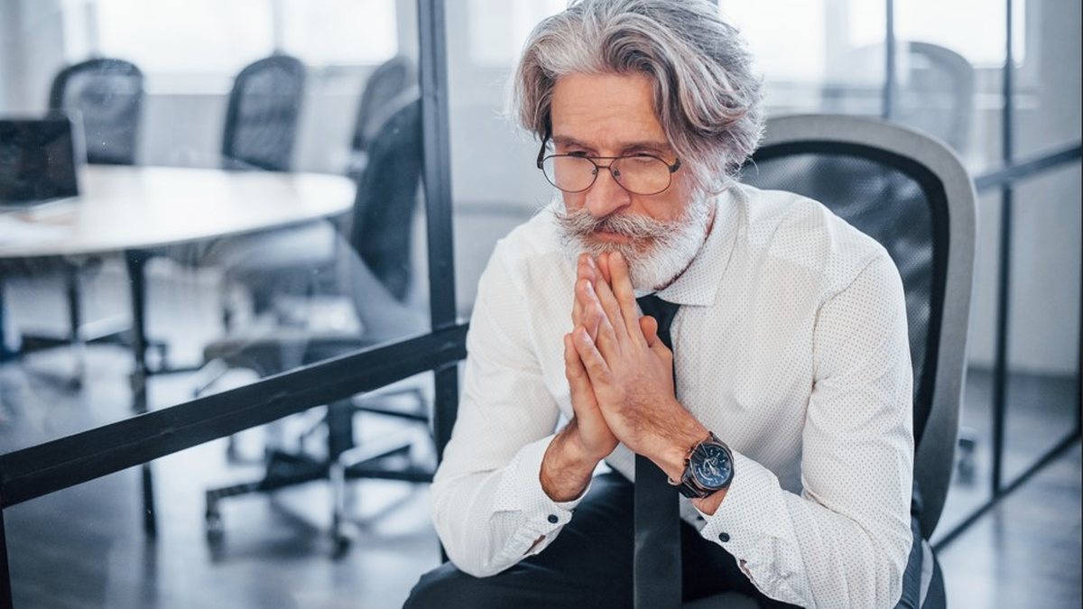 Brasileiros promovem mais iniciativas de prevenção à discriminação etária no ambiente de trabalho do que outros executivos no mundo - Envato