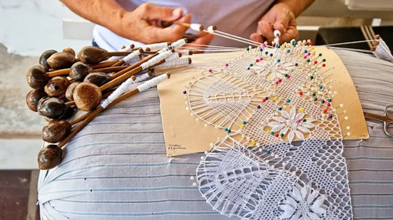 O título certifica a qualidade e a identidade cultural do artesanato local - Foto: Divulgação/Sebrae