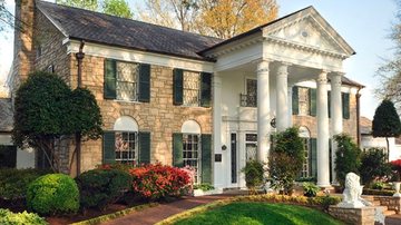 Mansão Graceland, que foi residência de Elvis Presley e posteriormente transformada em museu - Reprodução/Graceland.com