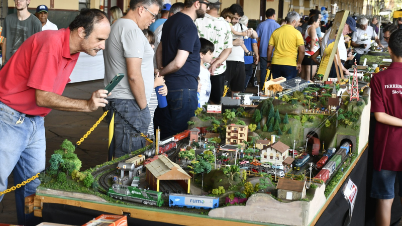 Ao longo dos anos, o evento se consolidou como ponto de encontro para famílias, colecionadores e curiosos - Foto: Prefeitura Municipal de São Carlos