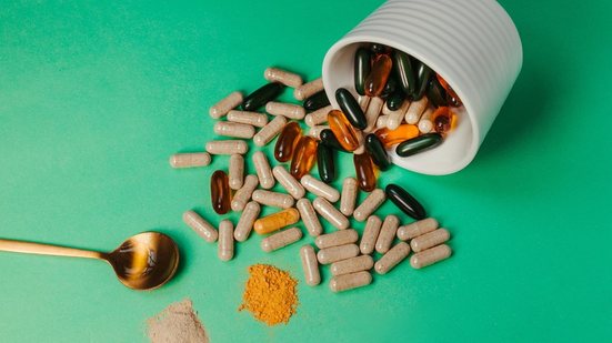 Para a FarmaBrasil, sem a norma plenamente aplicada, há risco de suplementos sem qualidade cheguem ao consumidor - Envato