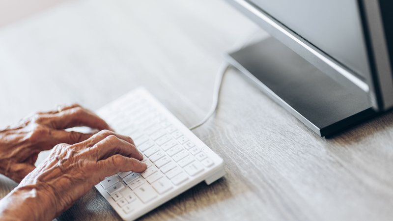 Somente 14% das empresas apresentam plano de carreira para contratação de profissionais com mais de 40 anos - Envato