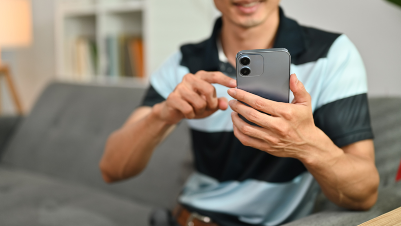 Em 30% dos casos, os consumidores afirmaram que as recomendações tiveram forte impacto em suas escolhas - Foto: Envato Elements