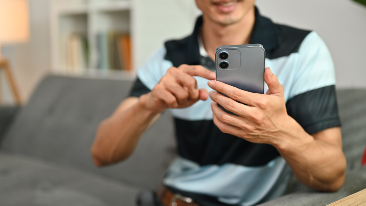 Em 30% dos casos, os consumidores afirmaram que as recomendações tiveram forte impacto em suas escolhas - Foto: Envato Elements