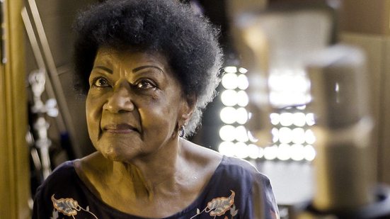 Nascida no Méier (RJ), Alaíde segue firme com parcerias e homenagens junto de amigas que também se aproximam dos 90 anos - Divulgação: Teatro Iguatemi