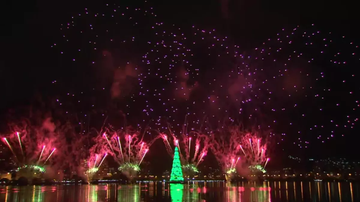 Após seis anos de ausência, a tradicional Árvore de Natal da Lagoa retorna - Foto: Reprodução/Globo