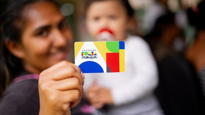 O Bolsa Família garante um valor mínimo de R$ 600 por núcleo familiar - Foto: reprodução Agência Gov