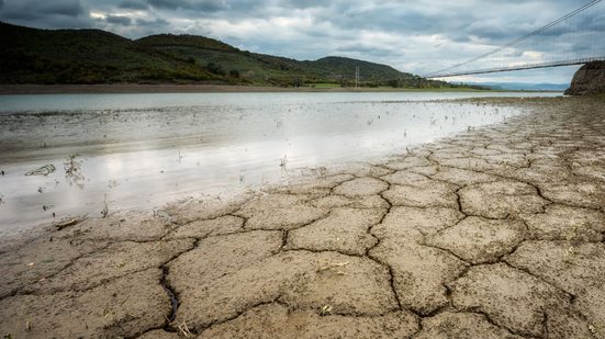 Nas regiões mais secas, como o Nordeste e o Centro-Oeste, a situação tende a ser ainda mais grave - Foto: Envato Elements