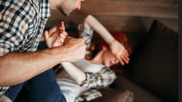 Projeto de Lei  em tramitação na Câmara visa incluir a prevenção à violência doméstica  nos serviços de atendimento básico do SUS - Envato