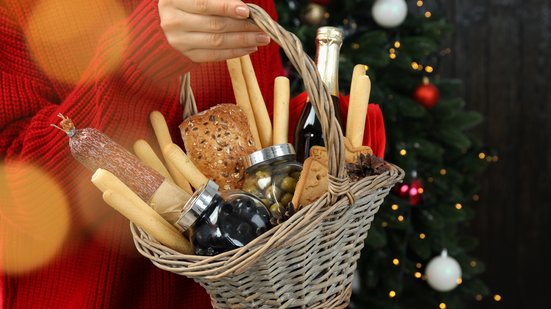 Azeitona e panetone foram destaque de alta na primeira prévia de preços da cesta de Natal realizada pela Fipe - Envato