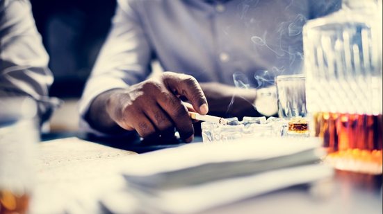 No caso das bebidas alcoólicas, o levantamento foi feito antes do surto de casos de contaminação com metanol três estados brasileiros - Envato