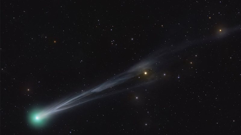 O cometa Lemmon, descoberto em janeiro, até poderá ser visto vagamente em locais com pouca iluminação e com céu limpp - Victor Sabet & Julien De Winter / Nasa
