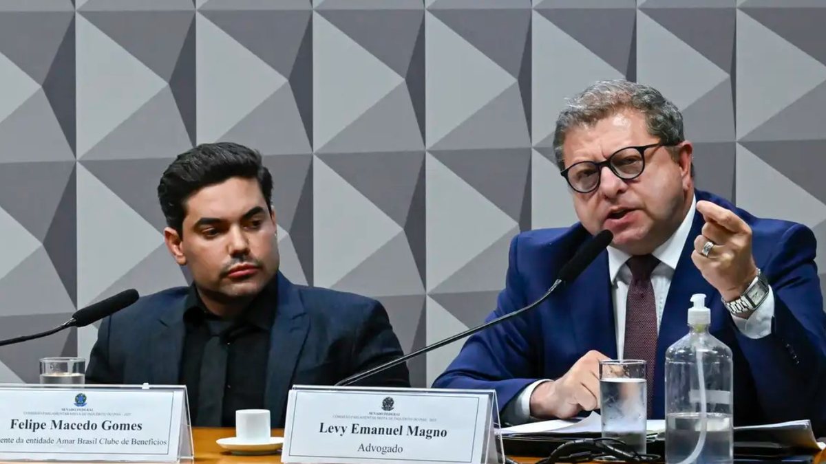 Felipe Macedo Gomes, ao lado de seu advogado na CPMI da Previdência: ele faz parte do grupo conhecido como 'jovens ricaços' - Reprodução/Instagram/@sportscenterbr