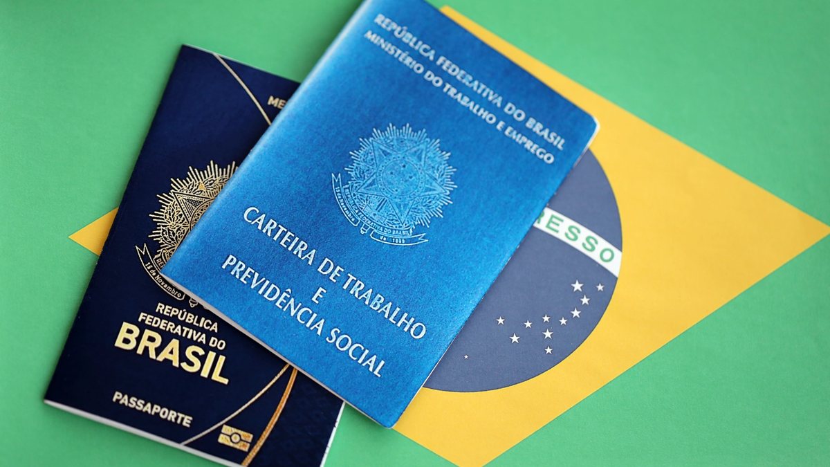 Acordos facilitam aposentadoria de quem trabalhou no Brasil e no exterior - Envato