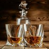 Venda das bebidas destiladas, como whisky, gim e vodca, está sob suspeita após mortes por intoxicação - Envato