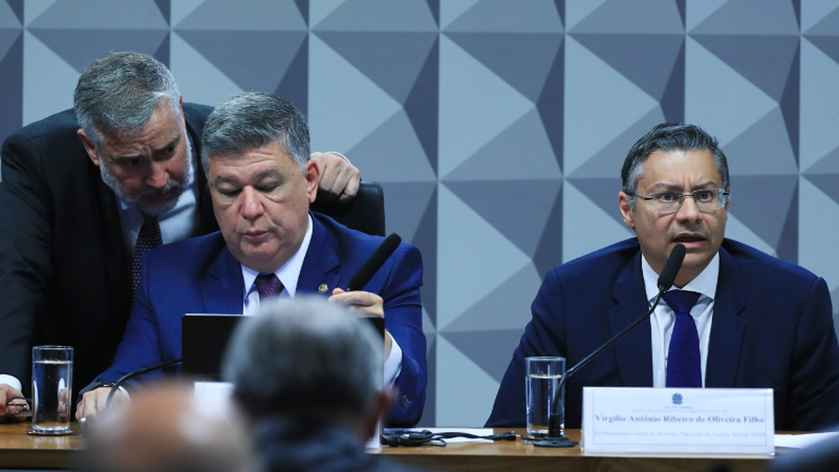 CPMI do INSS ouve o ex-procurador, Virgílio Antônio Ribeiro, que se negou a responder sobre aumento de patrimônio - Lula Marques/ Agência Brasil