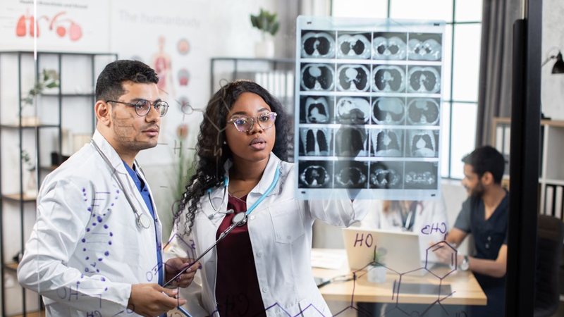 O levantamento da  ANS se refere a consultas, exames, terapias, internações e atendimentos odontológicos - Envato